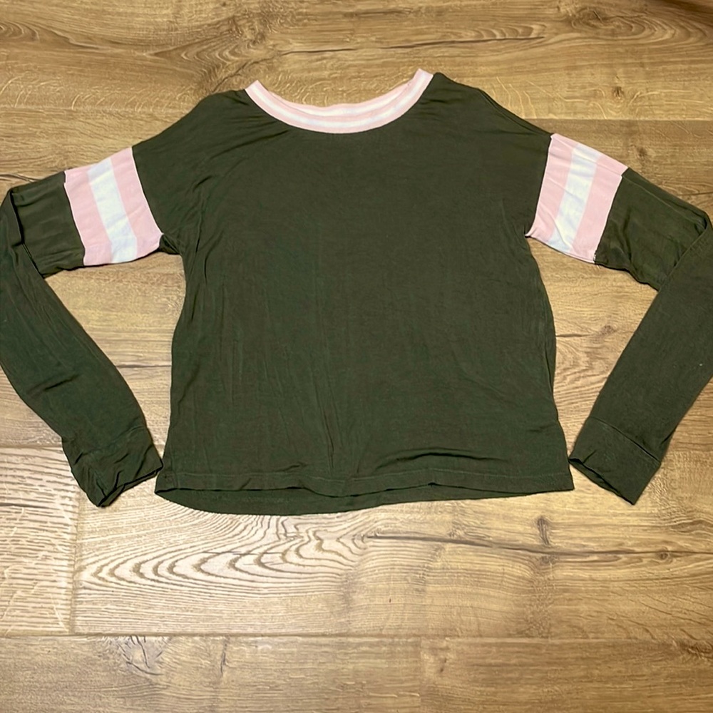 Green and pink AERO long sleeve shirt